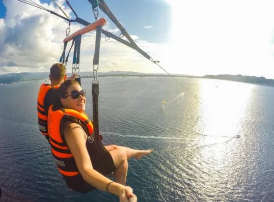 Parasailing Tandem (w/ camera)