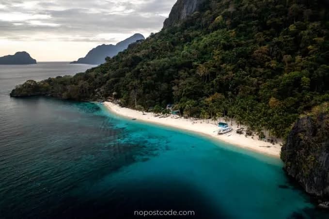 Island Hopping Tour A Joiner With Picnic Lunch (El Nido) — photo 2