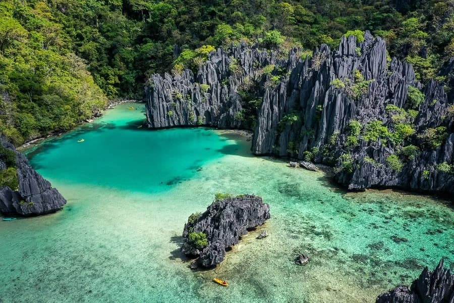Island Hopping Tour D Joiner With Picnic (El Nido) — photo 1