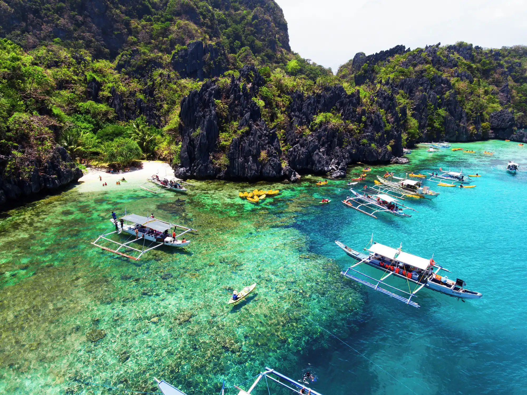 Island Hopping Tour D Joiners with Picnic Lunch (El Nido)
