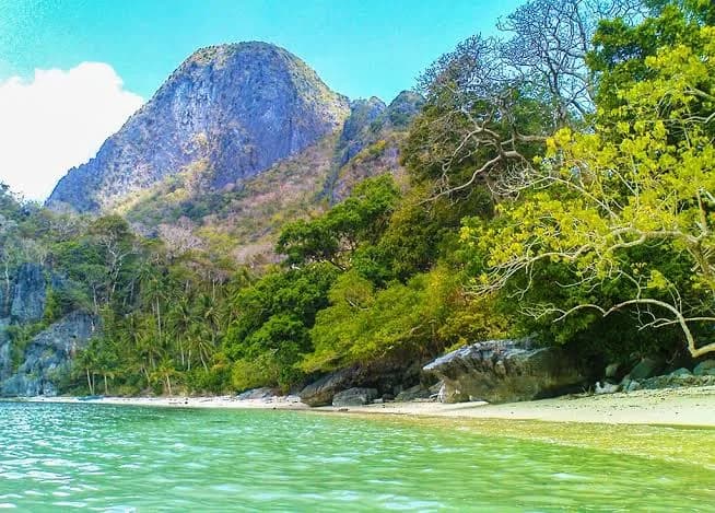 Island Hopping Tour D Joiners with Picnic Lunch (El Nido) — photo 3